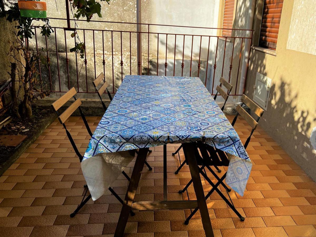 Casa Grazia Appartement Santa Teresa Di Riva Buitenkant foto